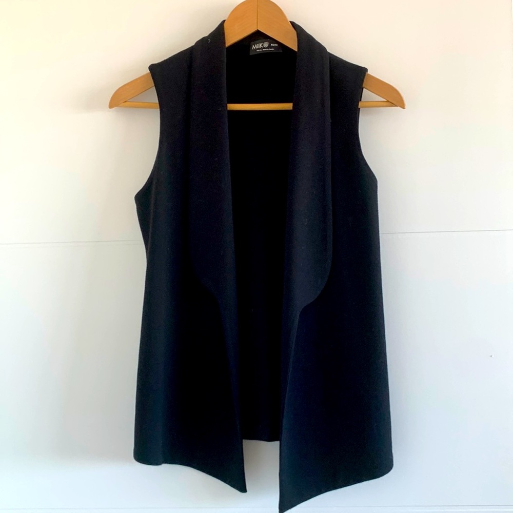 Miik Black Sleeveless blazer